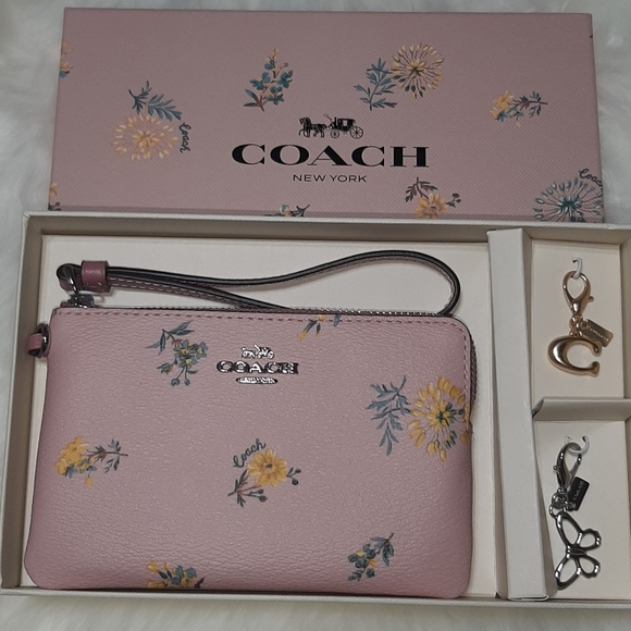 Coach Handbags - NWT Coach Boxed Wristlet with Bag Charms